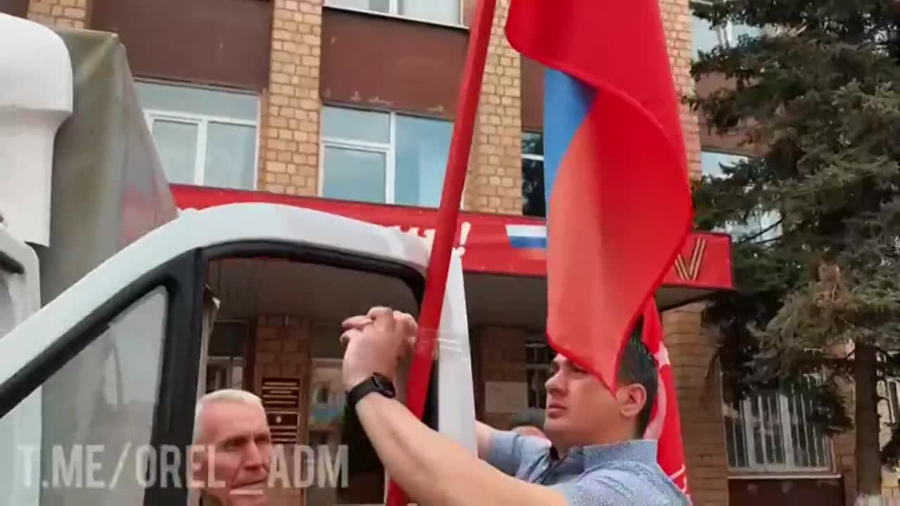 Мэр Орла Юрий Парахин повёз груз бойцам СВО