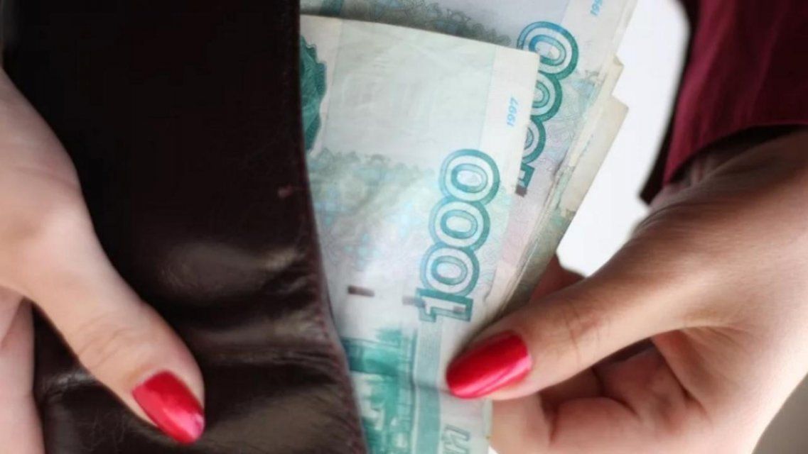 Жительница Орловщины украла выручку у работодателя