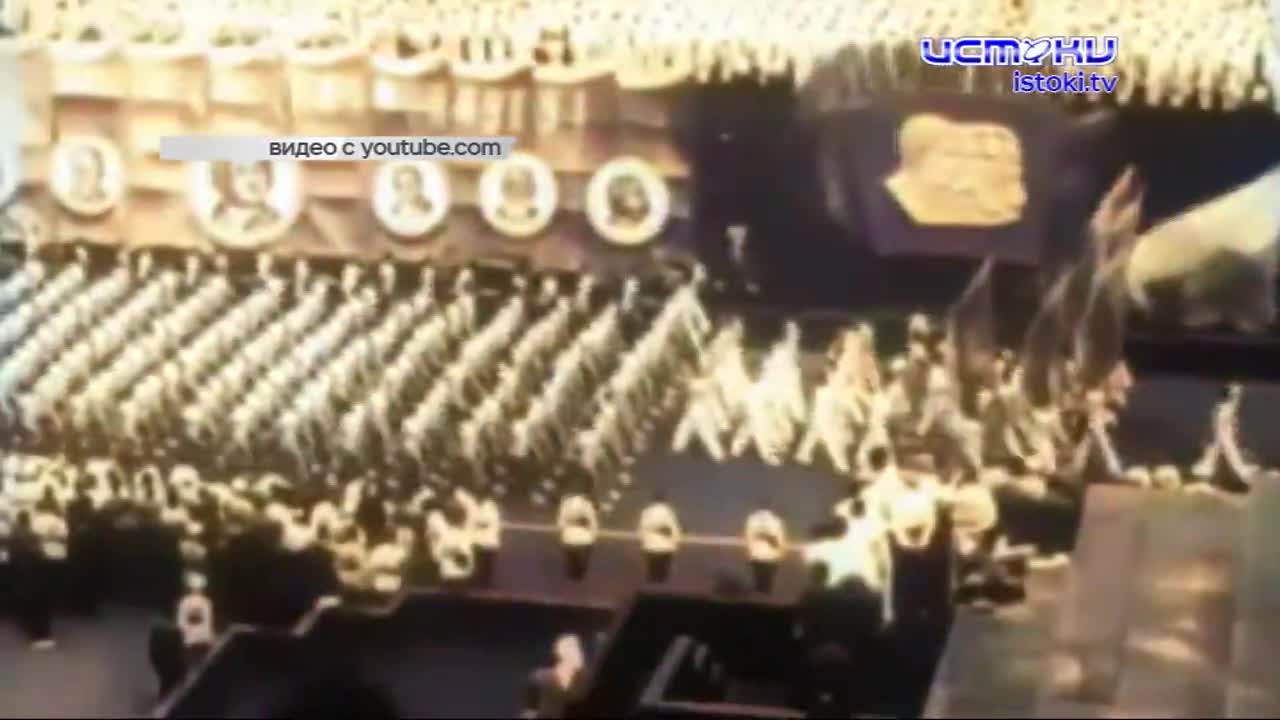 Сегодня свой профессиональный праздник отмечают сотрудники ГИБДД. Об истории праздника и о том, как чествовали блюстителей порядка на дорогах, расскаж...