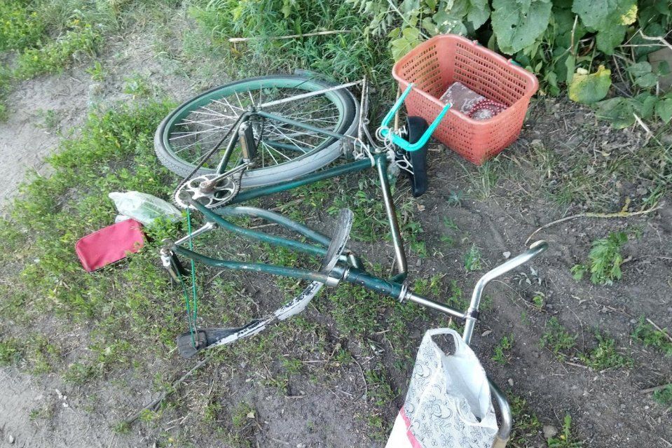 В Орловской области пожилая велосипедистка скончалась под колесами легковушки