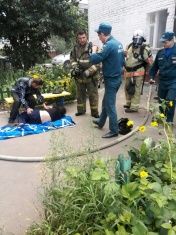 На ул. Русанова горела квартира. Фоторепортаж