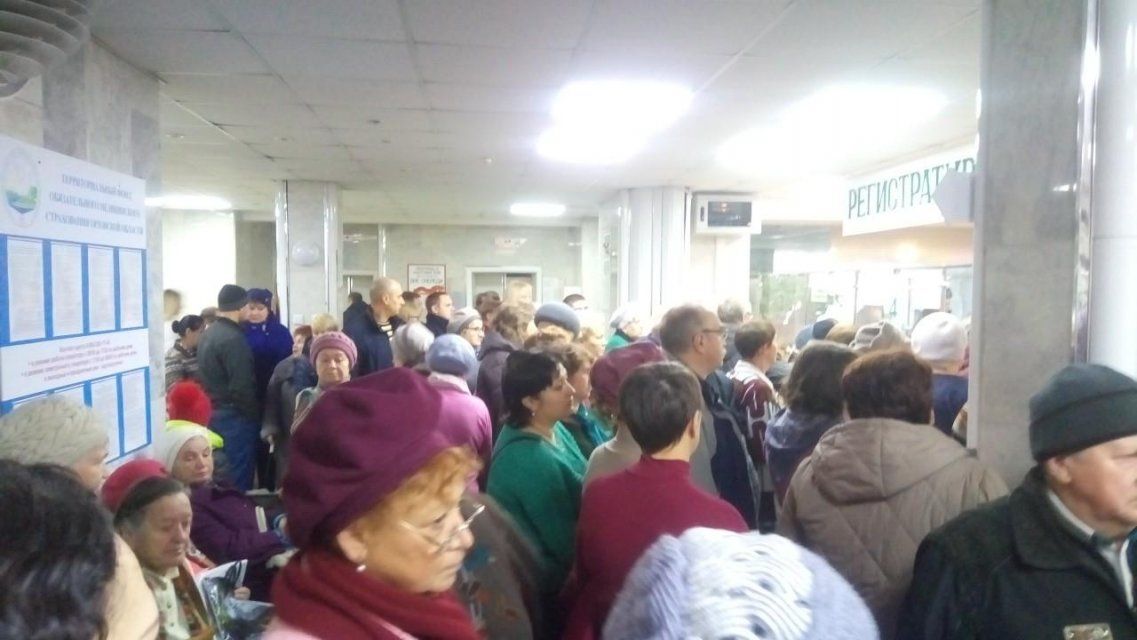 Многочасовые очереди в больницах и конфликт Лежнева с журналистом — в топе новостей