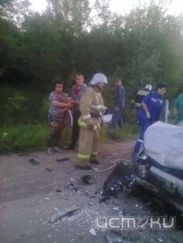 В Ливенском районе лоб в лоб столкнулись «десятка» и Лада «Калина» В Ливенском районе лоб в лоб столкнулись «десятка» и Лада «Калина»