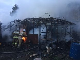 Пожар во Мценске достиг высокого уровня сложности 