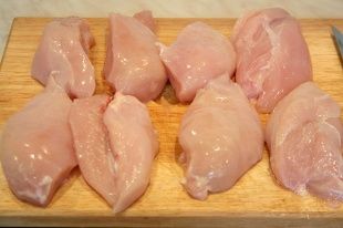 В Орловской области школьников чуть не накормили некачественной курицей