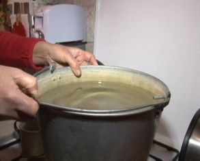 Редакция ТРК «Истоки» помогает жителям дома на ул. Раздольной вернуть горячую воду