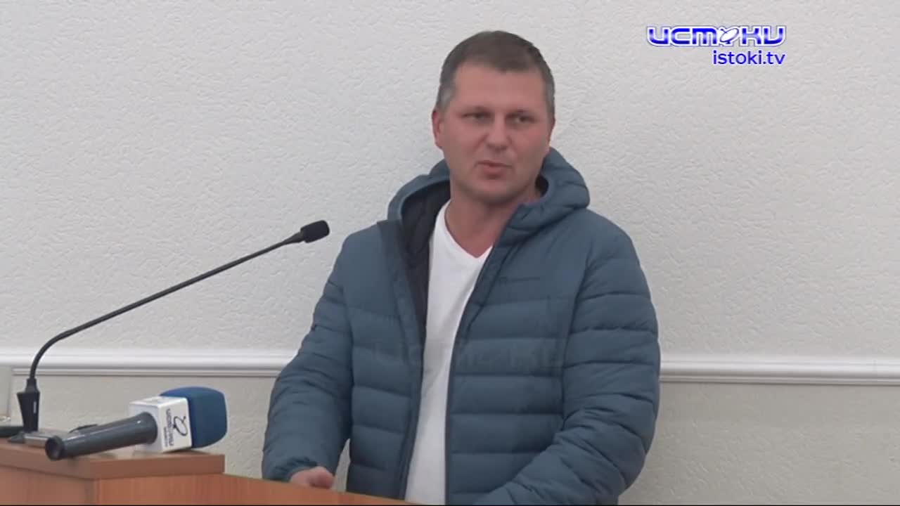 Что-то пошло совсем не так. Буквально через месяц мы должны были торжественно открыть Красный мост. Но конца работам еще не видно, более того, до сих ...