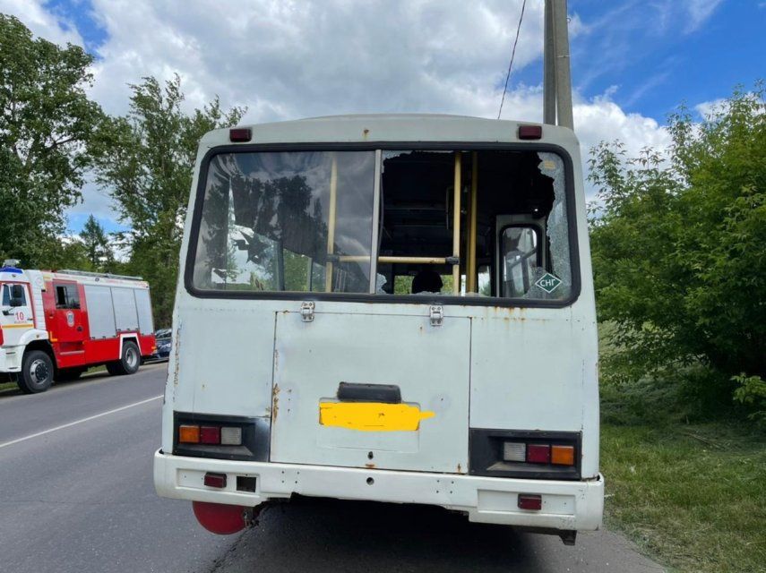 В Орловской области КАМАЗ столкнулся с маршруткой