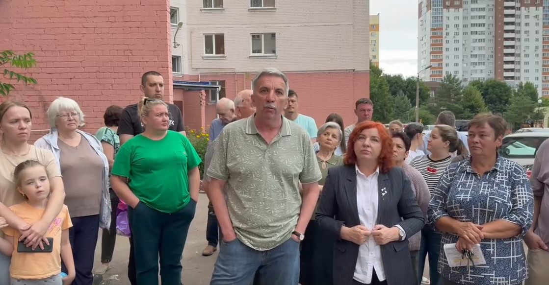 Орловчане хотят заплатить за потребленные тепло и воду, но не могут. Да и воду греть им перестали.