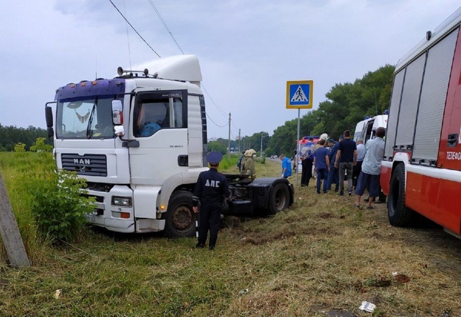 Водитель большегруза сбил двух женщин на обочине Наугорского шоссе в Орле