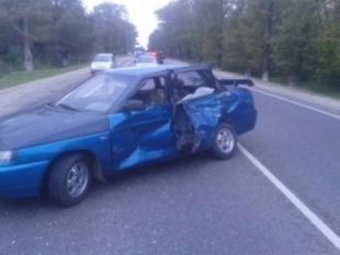 В Урицком районе произошло столкновение двух автомобилей