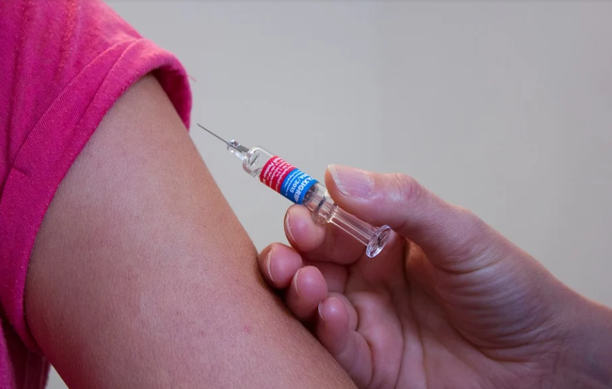 Сегодня орловчане могут сделать прививку от коронавируса в Советском и Заводском районах Орла