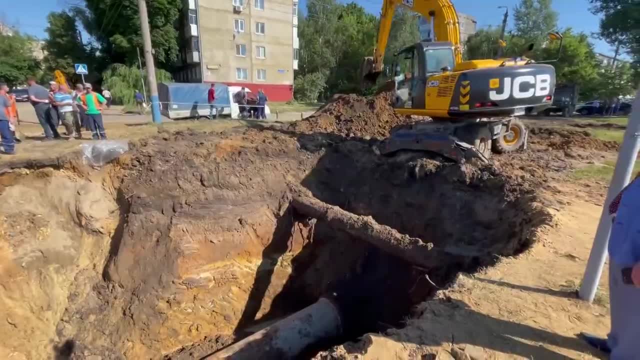 В Орле починили водовод в районе 909 квартала. Воду обещают дать к обеду1625726998
