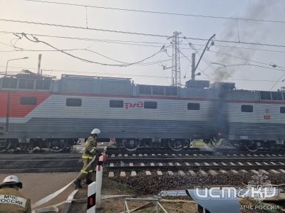 Под Орлом загорелся локомотив