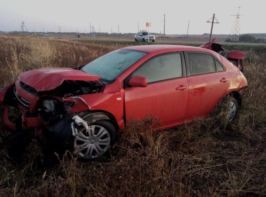 На Орловщине 28-летний водитель без прав улетел с трассы в кювет 