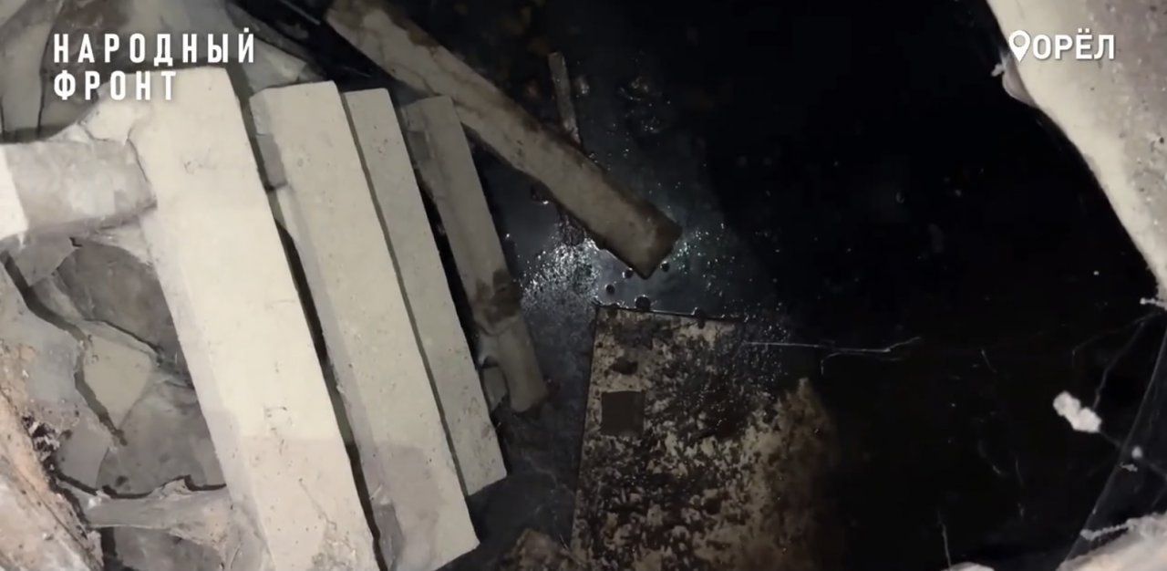 Дом №35 по ул. Мопра разваливается на глазах