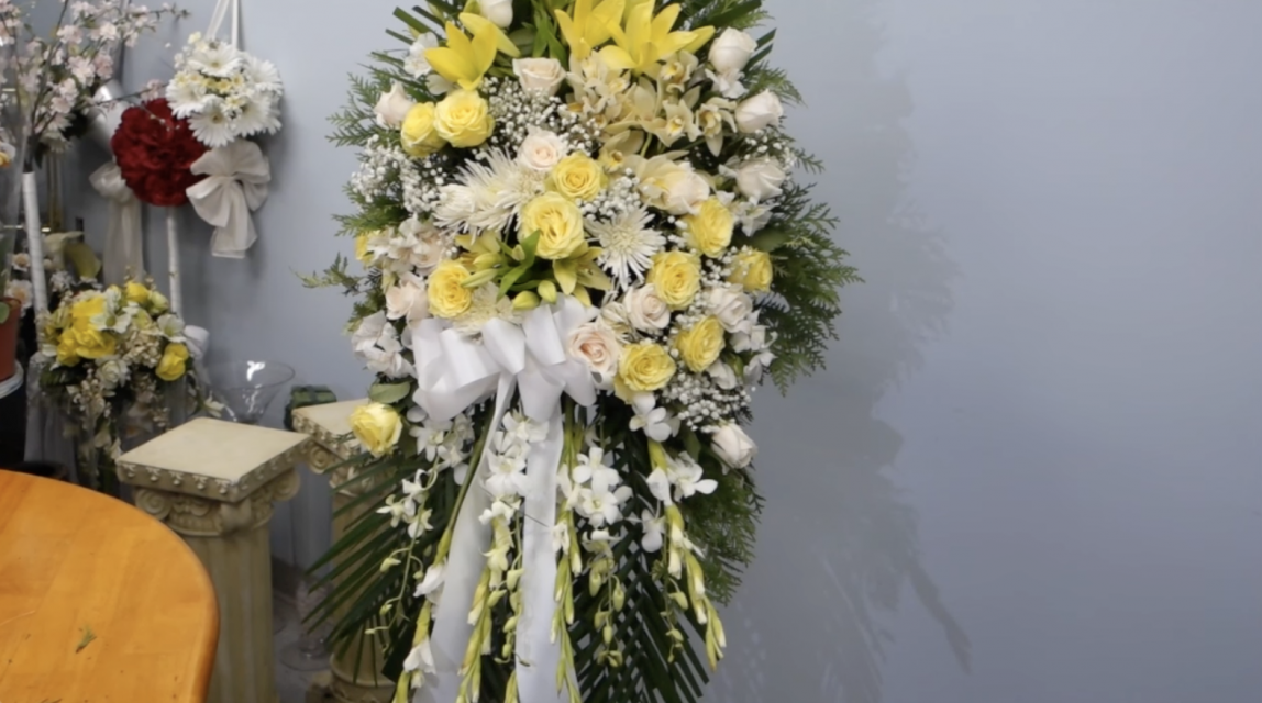 Как выбрать траурный венок?