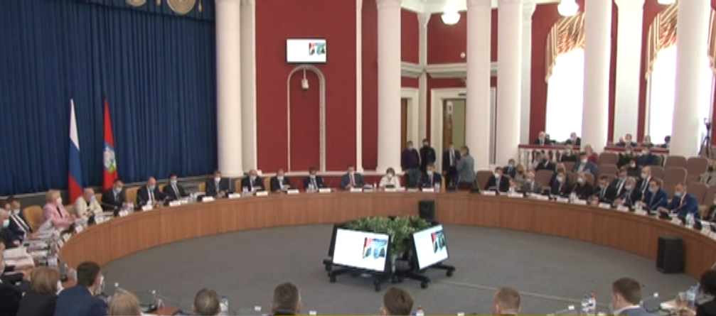 12 вопросов обсуждали 4 часа. В минувшую пятницу в Орле состоялось заседание Орловского облсовета. Впервые на нем присутствовали сразу шесть политических партий