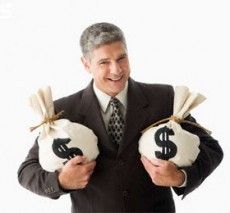 Самые большие зарплаты у работников финансовой деятельности