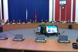 Итоговый брифинг губернатора области Александра Петровича и председателя Облсовета