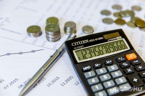 Жители Орловской области за месяц взяли 2,5 млрд рублей наличными