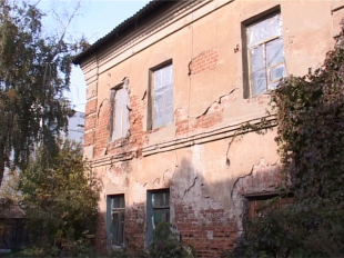 Чиновники дали ответ на наши сюжеты по дому на Розы Люксембург 