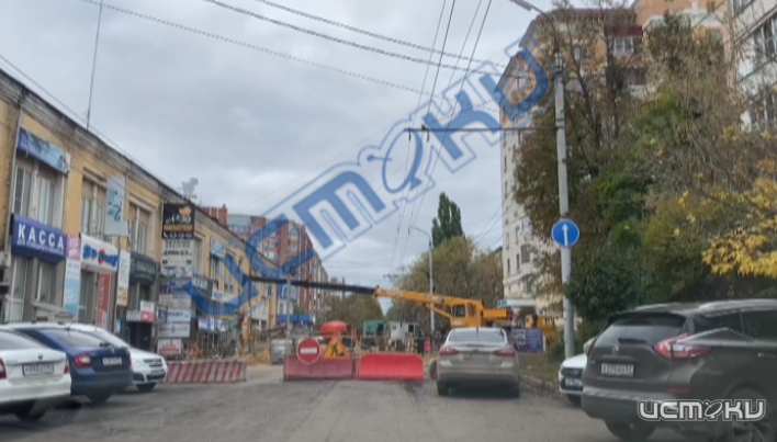 Улицу Полесская в Орле отремонтировали, но не всю... Улицу Полесская в Орле отремонтировали, но не всю...