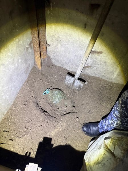 Тайник с наркотическим веществом раскопали орловские полицейские