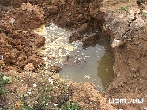 Деревню Конёвка затапливает сточными водами