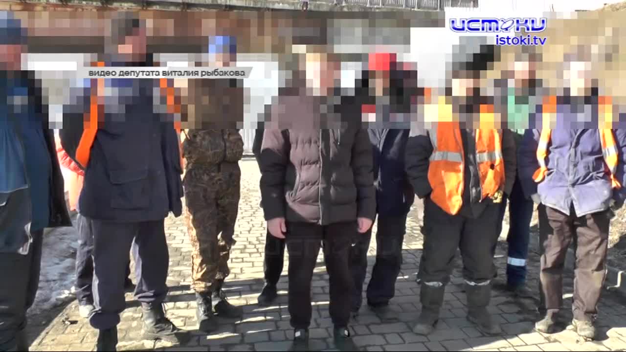 Рабочие, которые ремонтируют Красный мост, до сих пор не получили зарплату. Свои недовольства они записали на видео