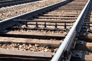 В Орловской области двое мужчин украли рельсы