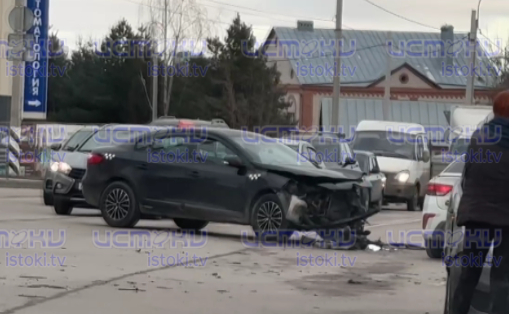 В Орле на улице Мостовой сегодня произошла авария на загруженном перекрестке