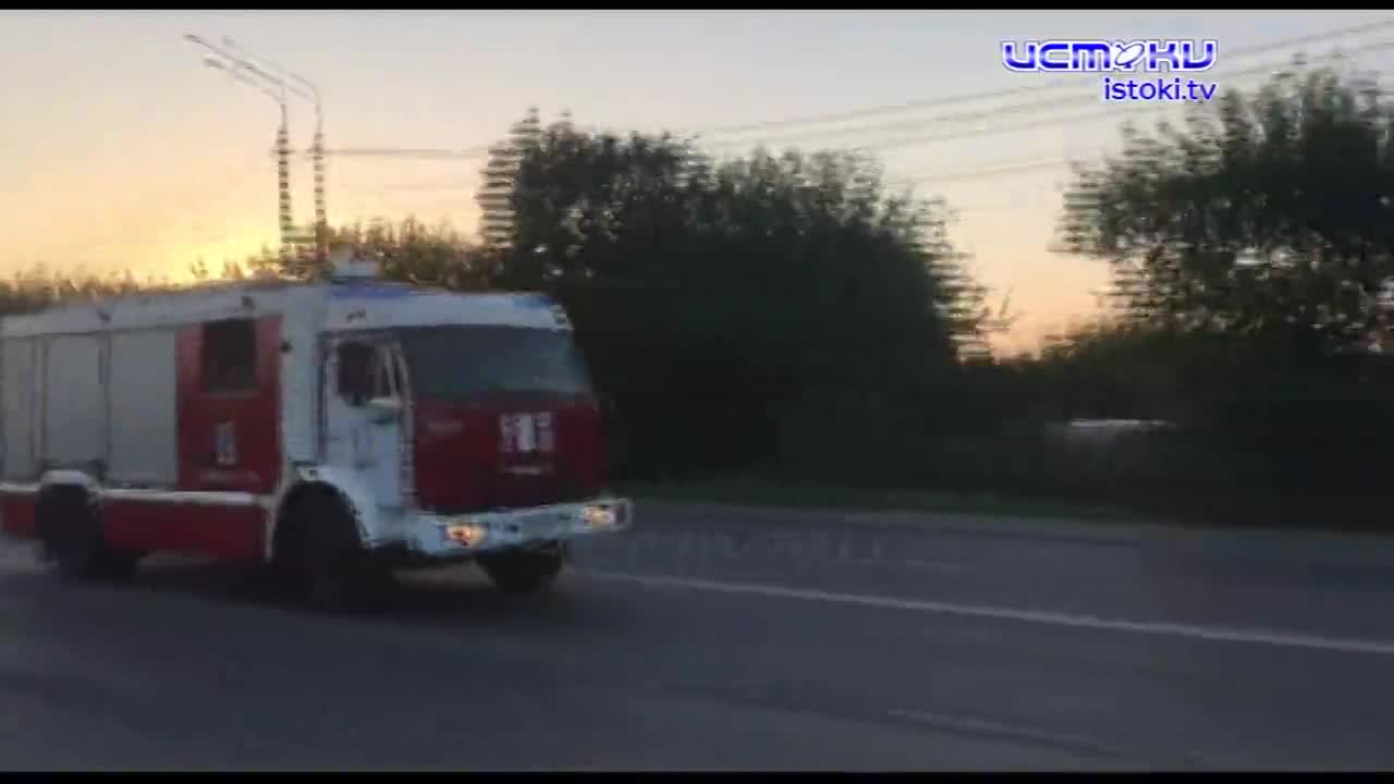 Спасено 8 человек и 20 эвакуировано. Накануне на Рощинской случился серьёзный пожар