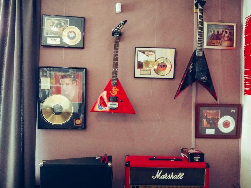 Московские студии радиостанций «Наше радио» и «Rock FM» глазами корреспондента «Истоков»