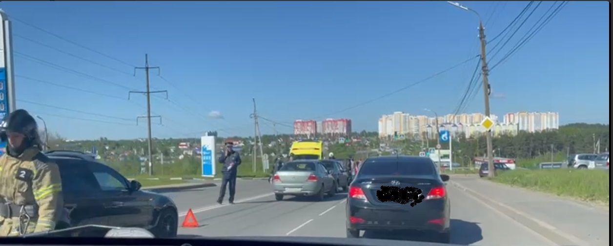 Из-за аварии на ул. Раздольной образовалась пробка