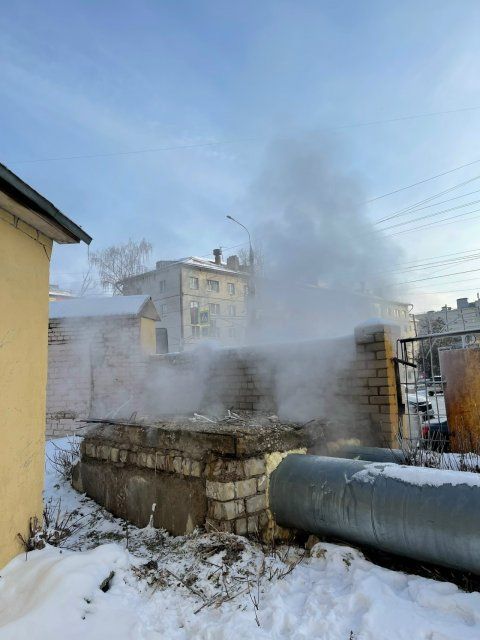 В центре Орла прорвало трубу
