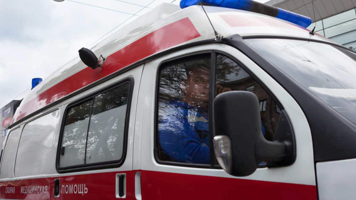 На ножах: молодой амчанин умер в больнице после ссоры с собутыльником