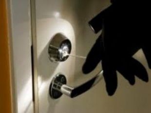 Кража мобильного телефона и угон автомобиля - сводка УМВД по Орловской области