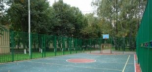 В Орле на спортплощадках во дворах работают инструкторы