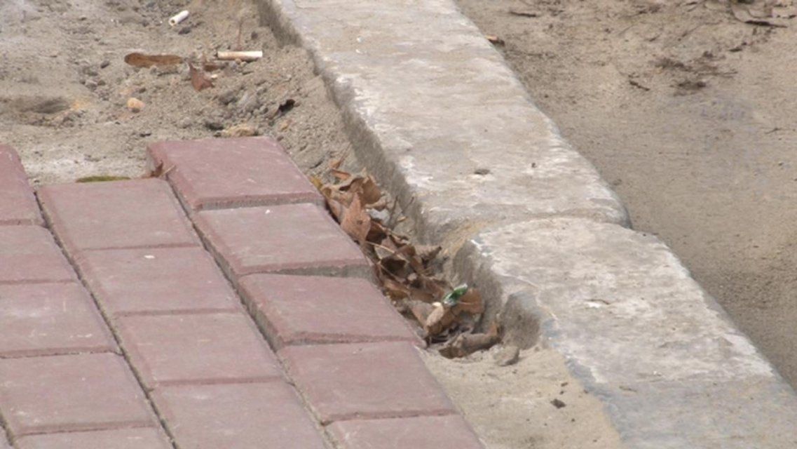 Виноваты общественники? Советник Клычкова рассказал, почему в Орле оставляют старые бордюры