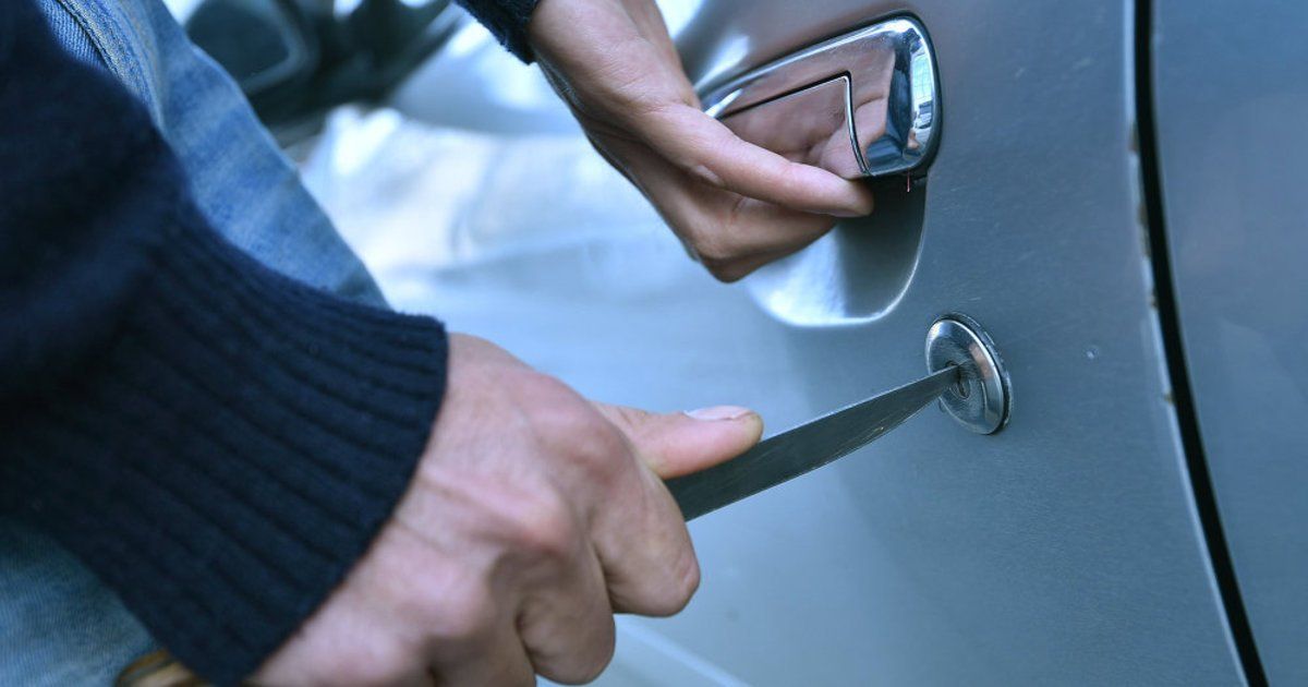 Житель Орловского района лишился сразу двух авто и узнал об этом спустя три года