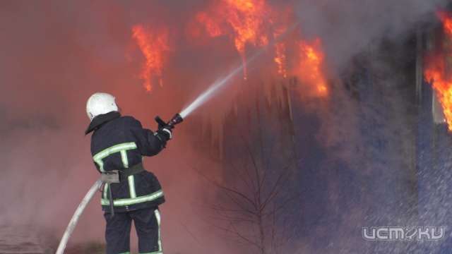 Из-за пожара в орловской пятиэтажке эвакуировали восемь жильцов