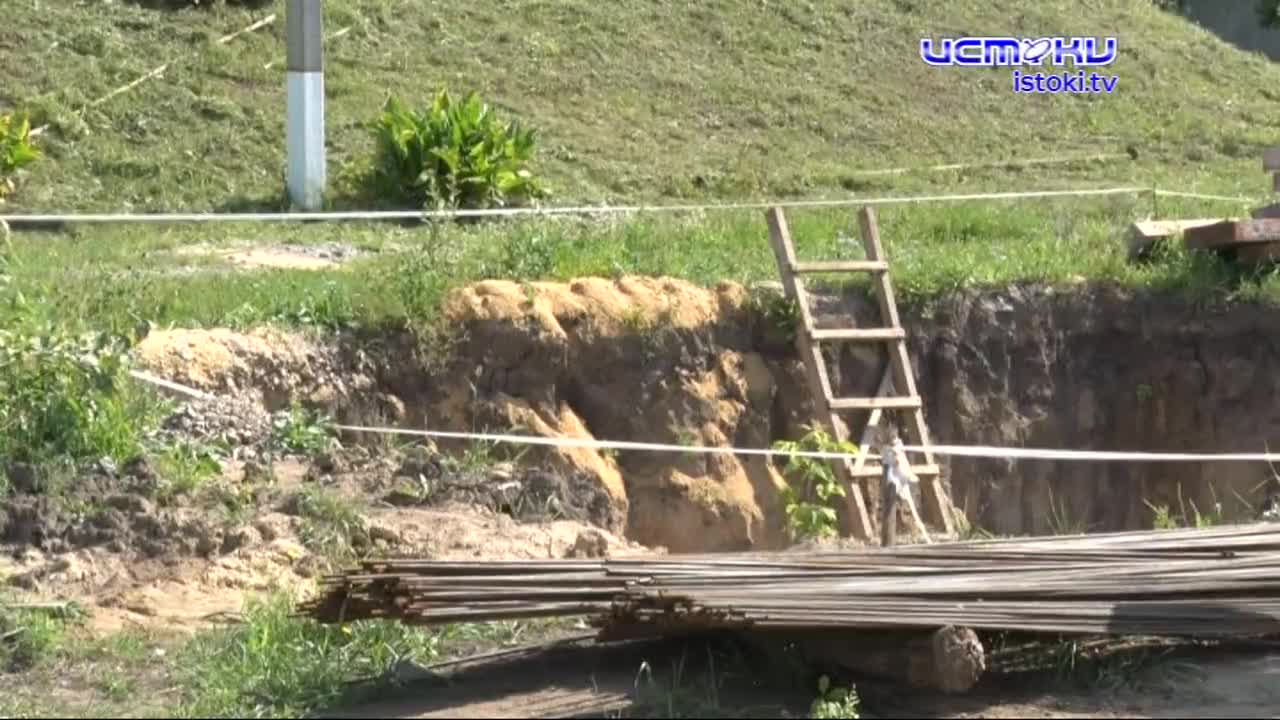 Областные депутаты на стройке станции водоподготовки для микрорайона «Наугорский»