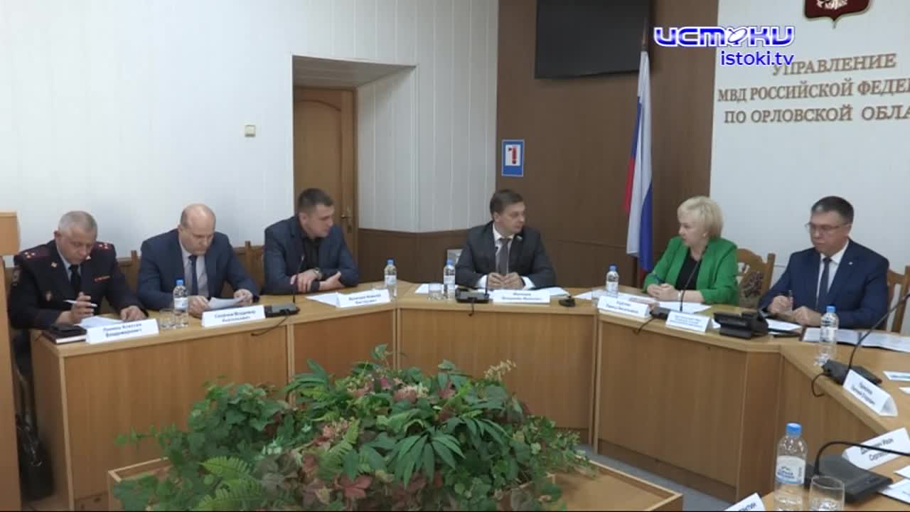 В зоне риска - пенсионеры и малограмотные пользователи гаджетов. Про мошенников рассказал главный прокурор области