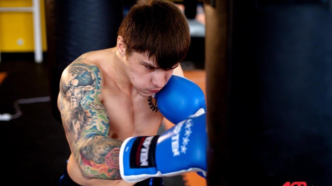 Влад Туйнов создаст новогоднюю игрушку в эфире Ретро FM Орел