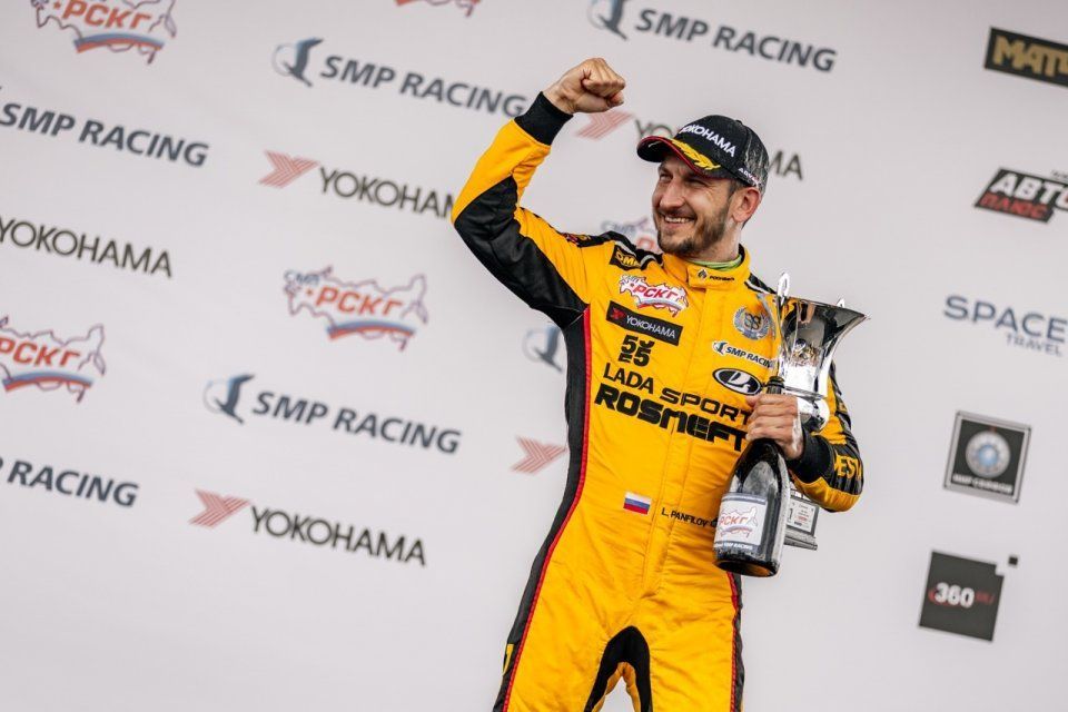  Орловский гонщик Леонид Панфилов завоевал золото на очередном этапе Российской серии кольцевых автогонок