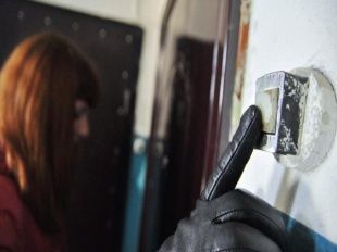 Разыскивают двух женщин, обокравших пенсионера