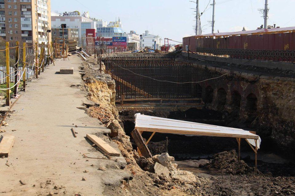 Часть аванса, выданного на ремонт Красного моста, вернули — Клычков