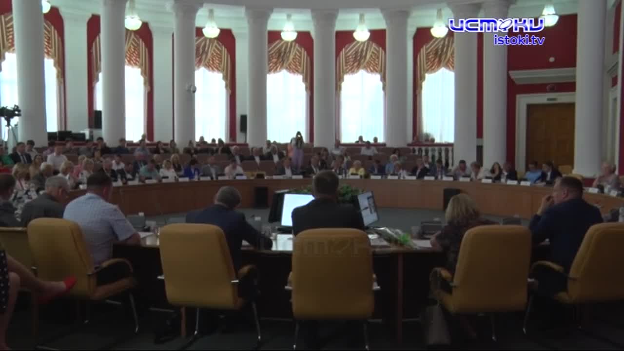 В областном парламенте прошло очередное заседание областных депутатов.