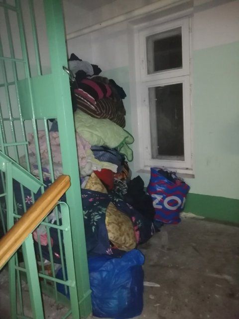 Глазами очевидцев: орловчане пожаловались на проживающих в их подъезде цыган